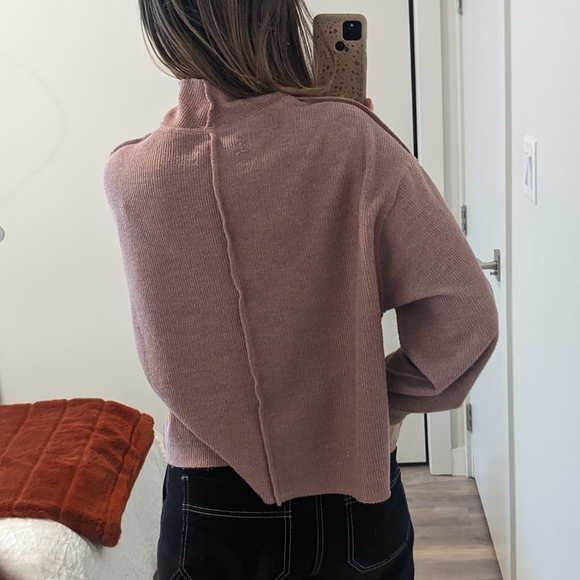 Urban Outfitters raw-hem mock neck knit sweater - Picture 9 of 9